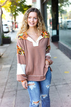 Load image into Gallery viewer, Charming Caramel Floral Print Colorblock Notch Neck Top
