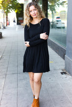 Load image into Gallery viewer, Classic Elegance Black Long Sleeve Shift Knit Dress
