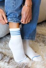 Load image into Gallery viewer, White &amp; Blue Sporty Ankle Socks
