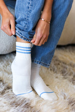 Load image into Gallery viewer, White &amp; Blue Sporty Ankle Socks
