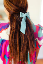 Load image into Gallery viewer, Baby Blue Velvet Barrette Clip Bow
