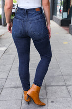 Load image into Gallery viewer, Judy Blue Dark Wash High Rise Skinny Jeans
