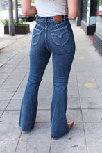 Load image into Gallery viewer, Judy Blue Dark Wash High Rise Flare Back Pocket Detail Jeans
