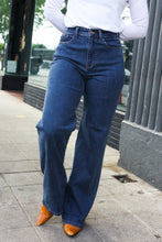 Load image into Gallery viewer, Judy Blue Medium Wash High Waist Wide Leg Jeans
