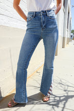 Load image into Gallery viewer, Judy Blue High-Rise Boyfriend Cuffed Hem Star Pocket Jeans
