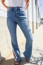 Load image into Gallery viewer, Judy Blue High-Rise Boyfriend Cuffed Hem Star Pocket Jeans
