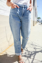 Load image into Gallery viewer, Judy Blue High-Rise Boyfriend Cuffed Hem Star Pocket Jeans
