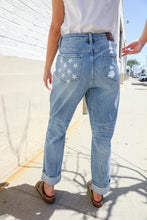 Load image into Gallery viewer, Judy Blue High-Rise Boyfriend Cuffed Hem Star Pocket Jeans

