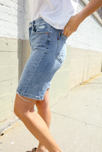 Load image into Gallery viewer, Judy Blue Light Wash Midrise Stitch Hem Denim Shorts
