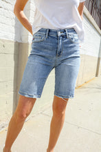 Load image into Gallery viewer, Judy Blue Light Wash Midrise Stitch Hem Denim Shorts
