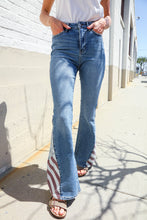 Load image into Gallery viewer, Judy Blue High-Rise Boyfriend Cuffed Hem Star Pocket Jeans
