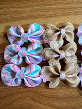 Load image into Gallery viewer, Pastel Wonderland Faux Leather HairBow
